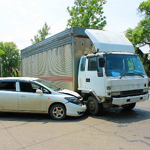 car vs truck accident