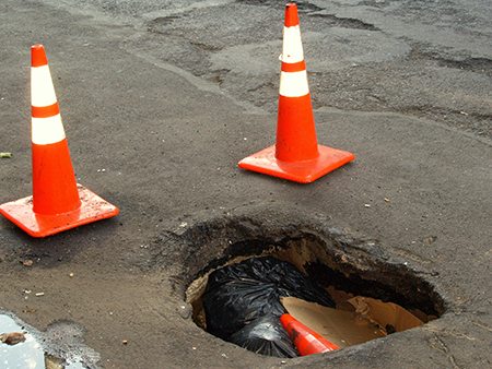 new york pothole outside nightclub where trip and fall occurred